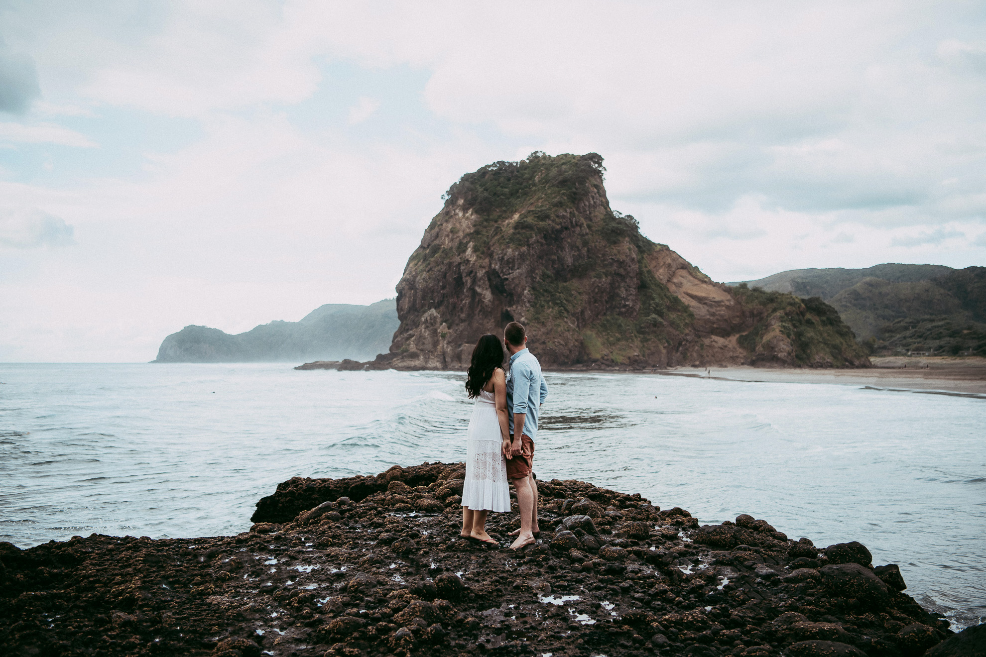 Biển Piha - biển cát đen ở Auckland, New Zealand