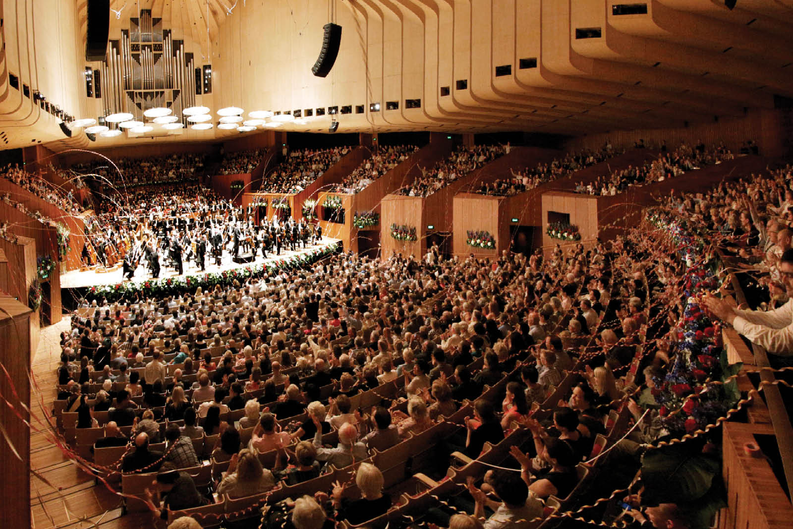 3. Trải nghiệm du lịch tại Opera Sydney – Địa điểm du lịch Úc ấn tượng