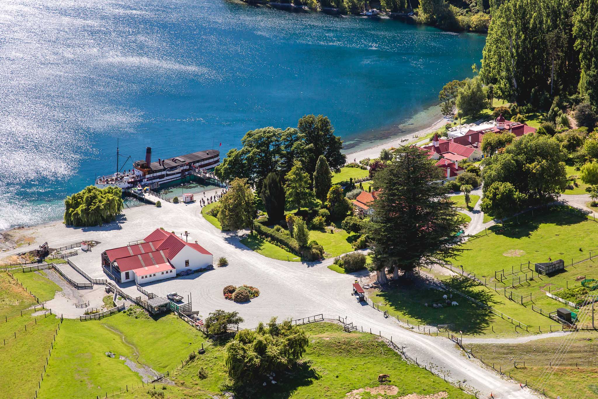 Tour du lịch New Zealand: Tàu TSS Earnslaw & trang trại Walter Peak - Fantasea